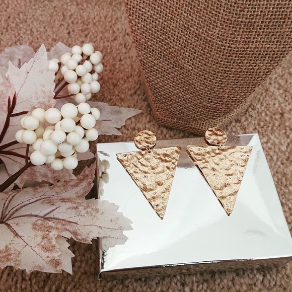 Urban Outfitters Jewelry - Clearance 🔥 Geometric Drop Earrings